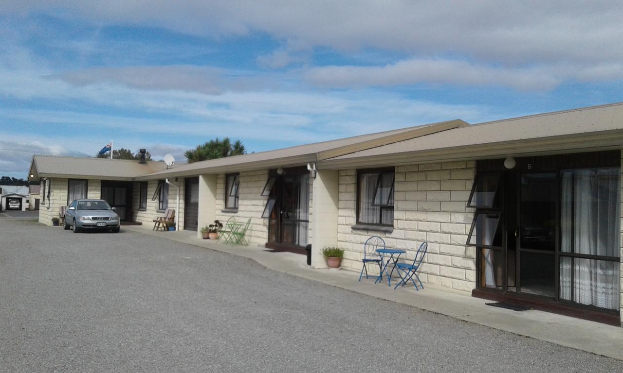 Moeraki Boulders Motel Hampden Екстериор снимка