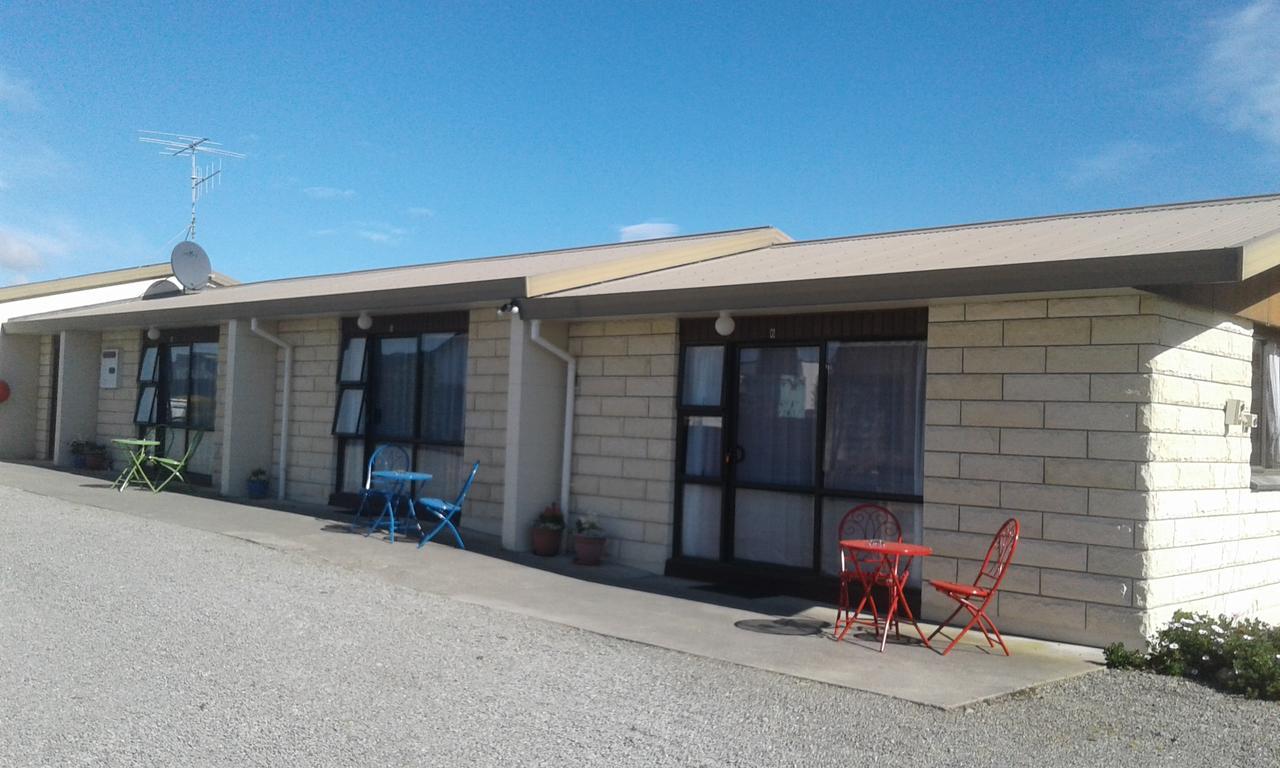 Moeraki Boulders Motel Hampden Екстериор снимка
