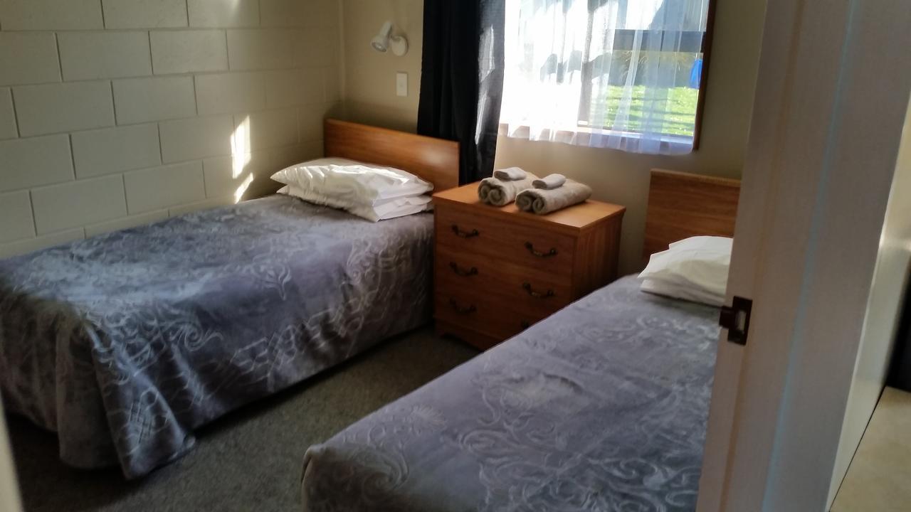 Moeraki Boulders Motel Hampden Екстериор снимка