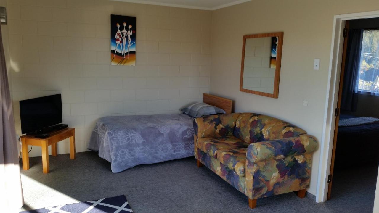Moeraki Boulders Motel Hampden Екстериор снимка