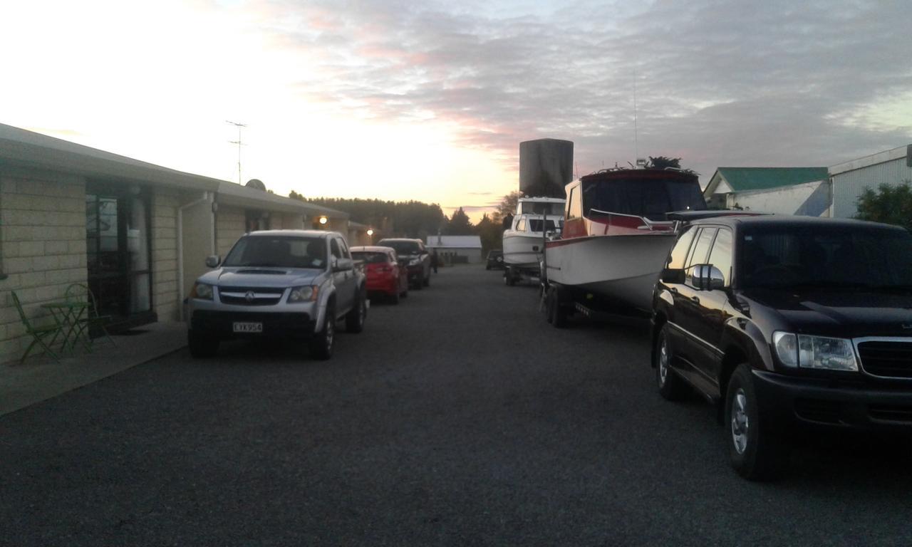 Moeraki Boulders Motel Hampden Екстериор снимка